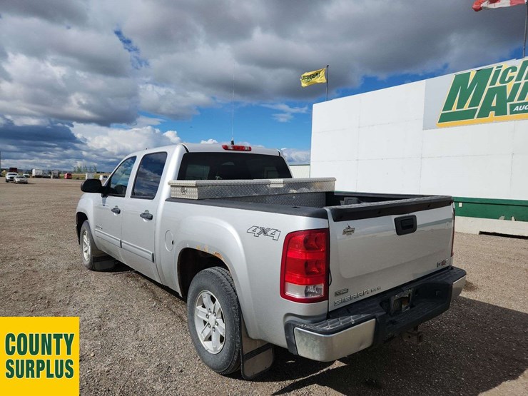 2011-gmc-sierra-1500-image-3