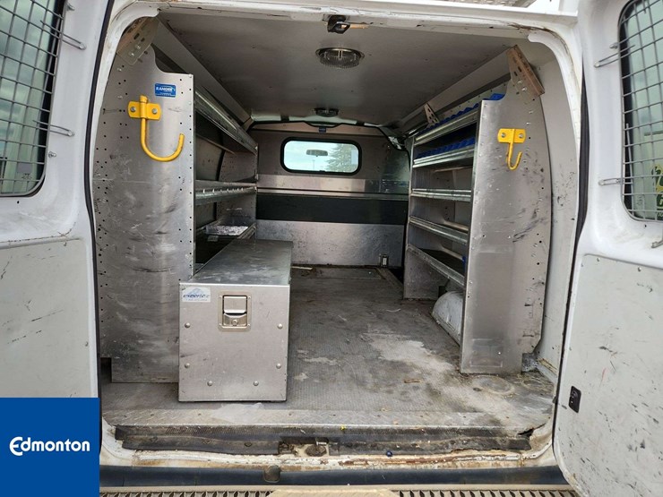 2014-ford-cargo-image-22