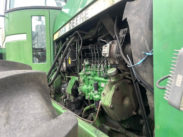 john-deere-8640-image-39