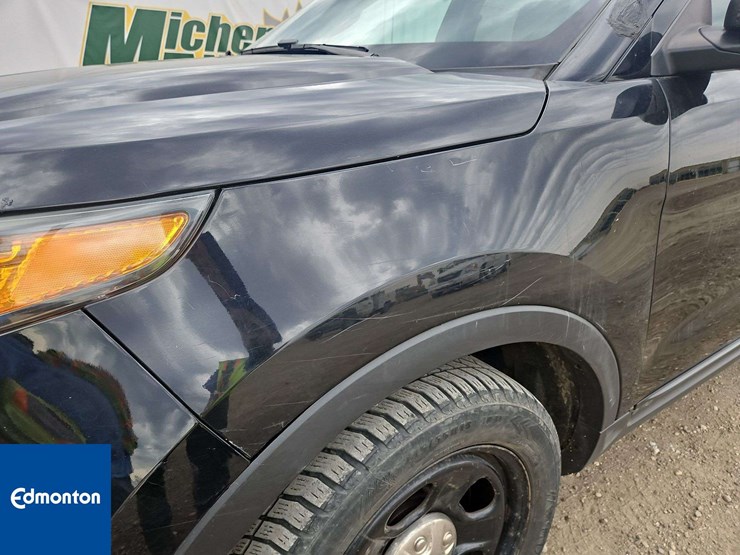 2015-ford-explorer-image-30