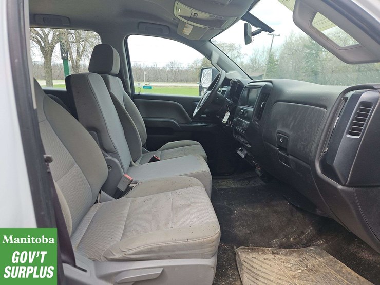 2017-chevrolet-silverado-3500hd-image-25