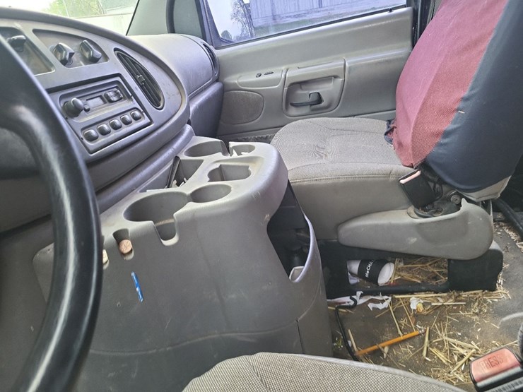 2000-ford-e250-image-52