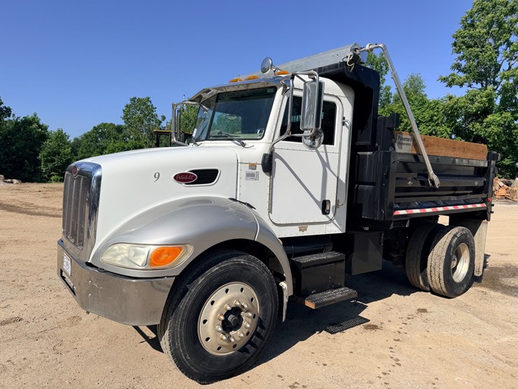 2006-peterbilt-335-image-2