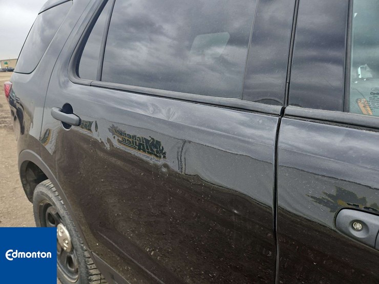 2019-ford-explorer-image-11