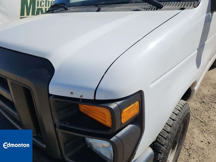 2011-ford-cargo-image-34