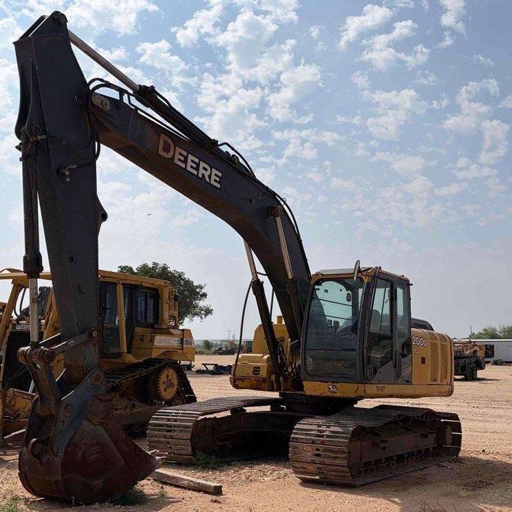 2007 DEERE 200D LC