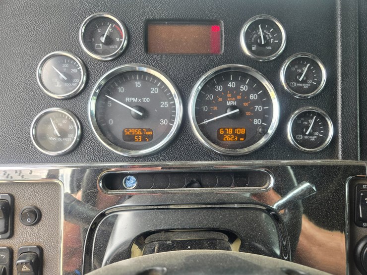 2016-peterbilt-389-image-60
