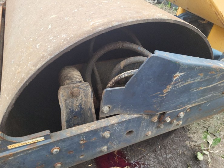 stone-rhino-roller-image-11