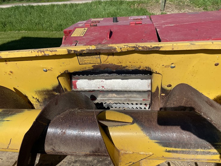 new-holland-790-image-16