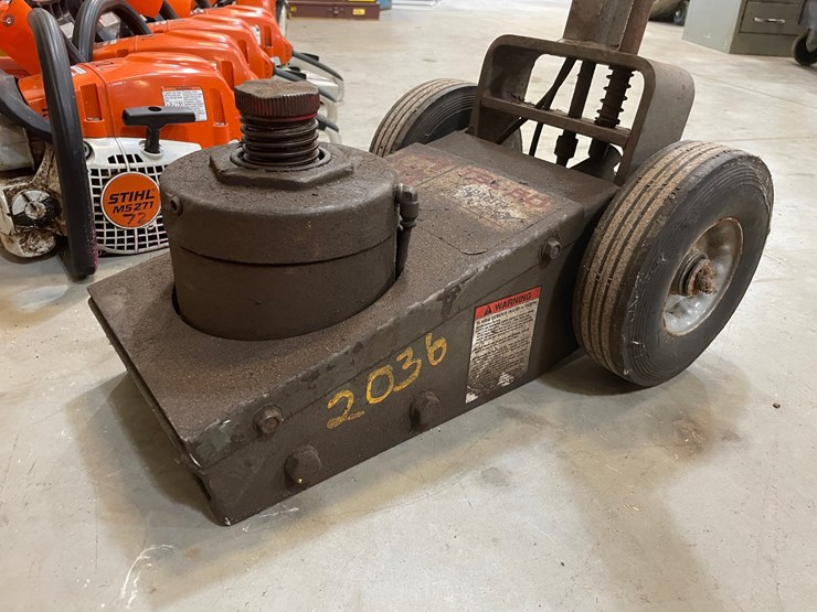 #10231-•-gray-tsl-50-truck-lift-image-2
