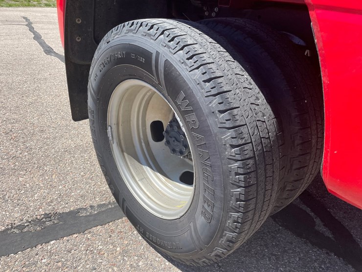 2020-ford-f350-xl-image-22