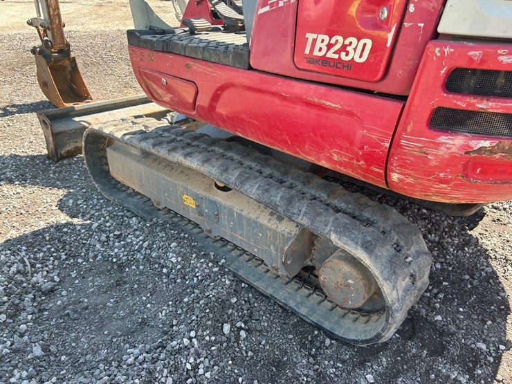 2020-takeuchi-tb230-image-15