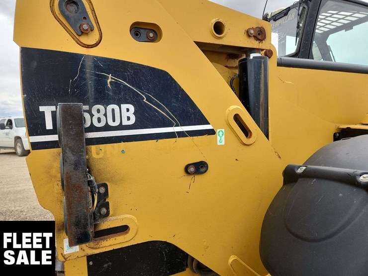 2005-caterpillar-th580b-image-33