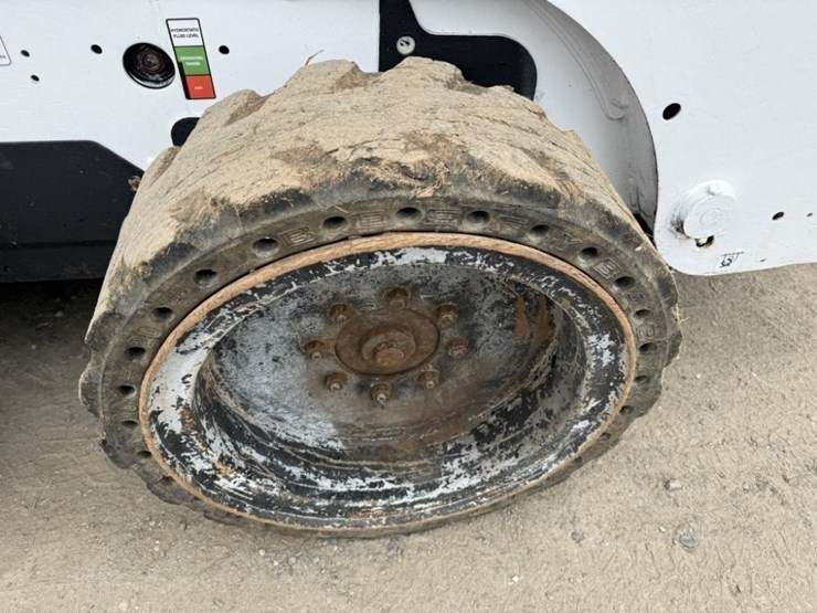 2011-bobcat-s185-image-12