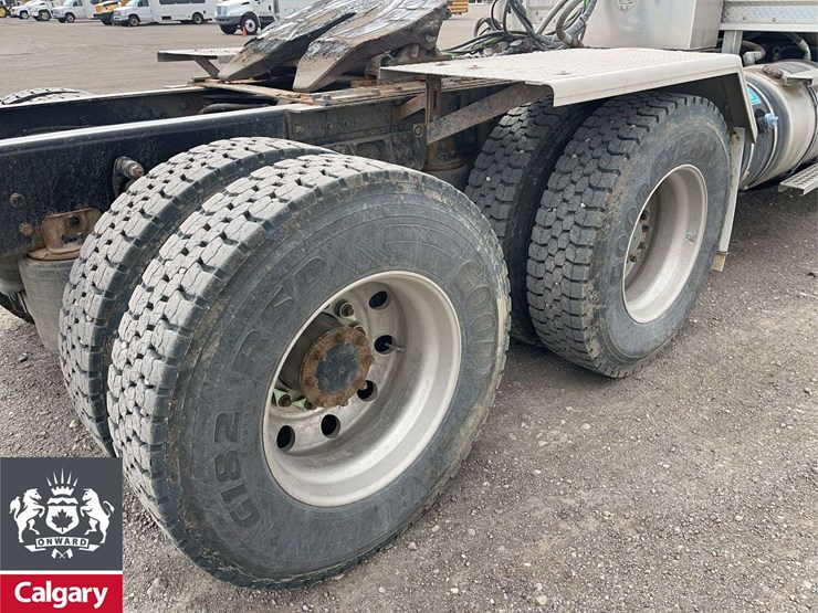 2014-kenworth-t800-image-11