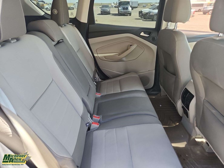 2014-ford-escape-se-image-16