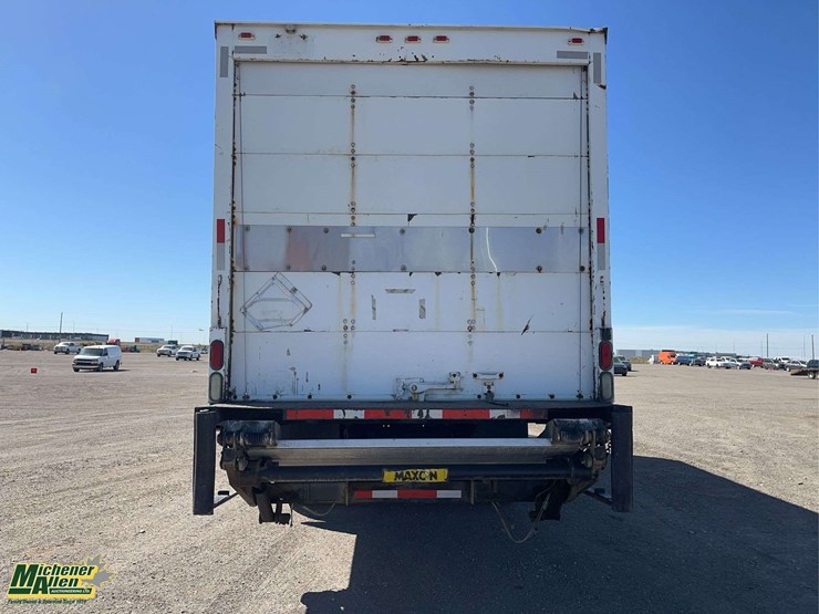 2006-gmc-t7500-image-7