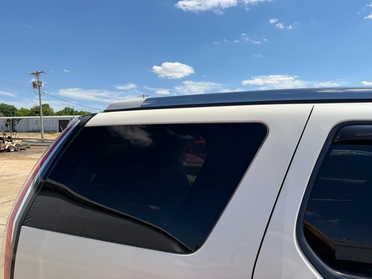 2007-cadillac-escalade-image-48