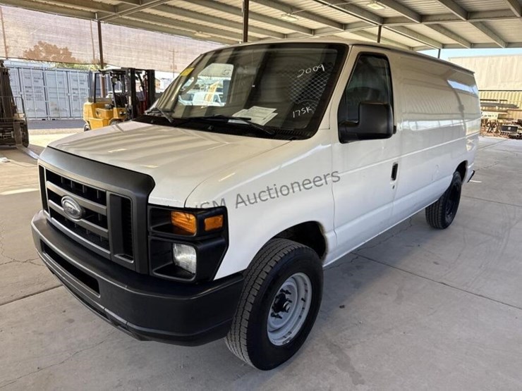 2009-ford-cargo-image-4