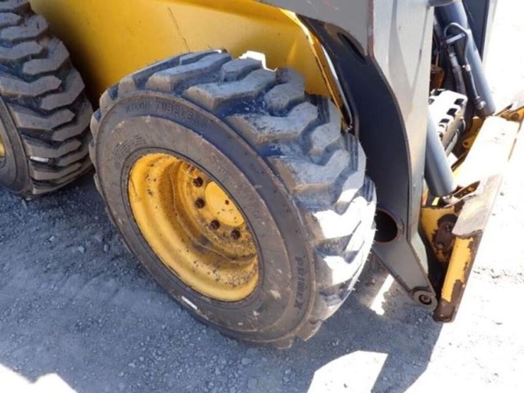 2019-deere-320g-image-32