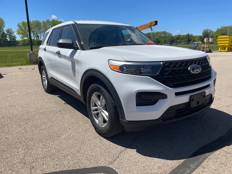 2022-ford-explorer-image-3