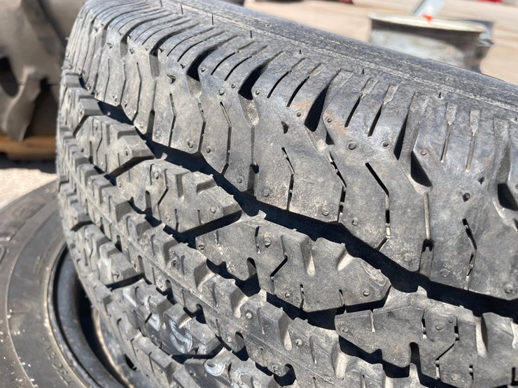 #8788-•-(2)-tires-image-4