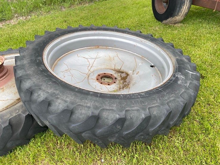 46"-wheels-used-to-raise-grain-auger-image-10