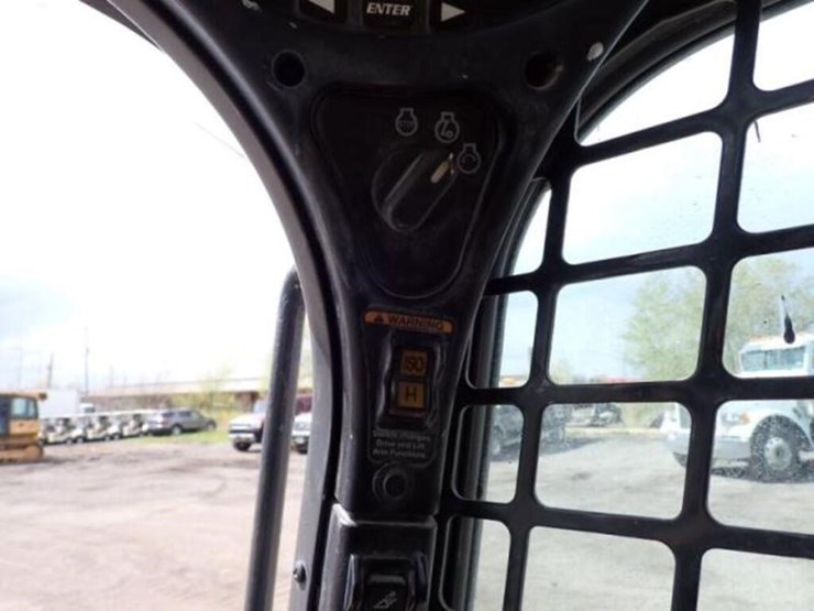 2021-bobcat-t770-image-12