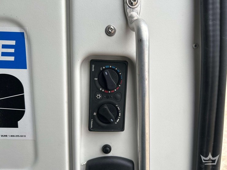 2021-mercedes-benz-sprinter-4500-image-25