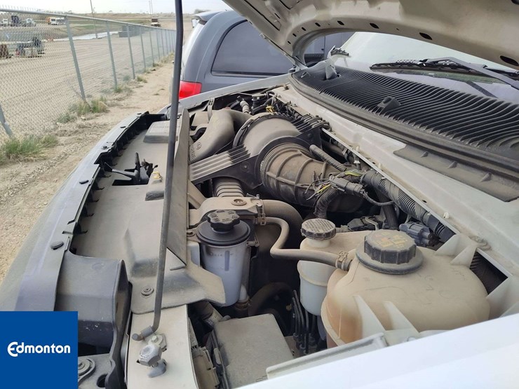 2013-ford-cargo-image-23