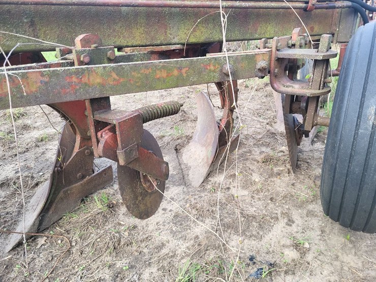 white-6-bottom-moldboard-plow-image-21