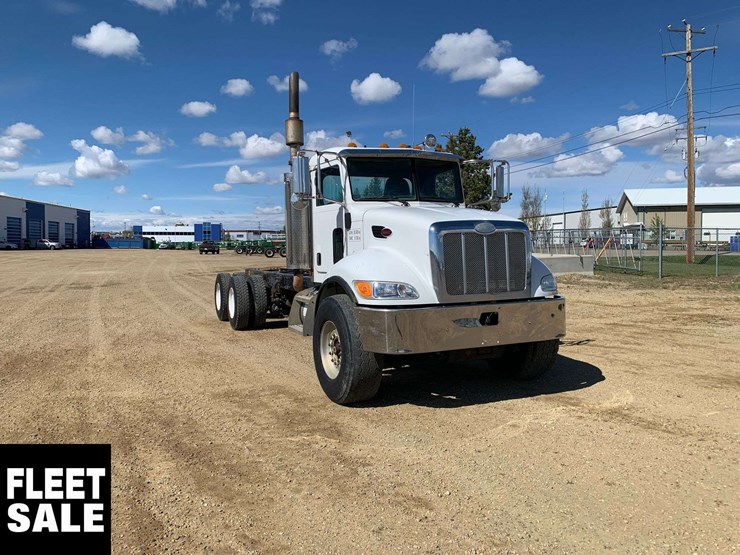 2006-peterbilt-335-image-2
