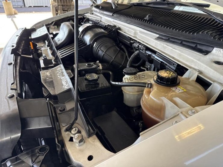 2009-ford-cargo-image-15