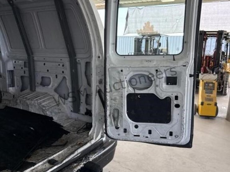 2006-ford-cargo-image-15