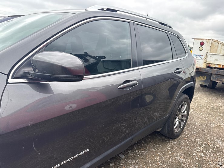 2019-jeep-cherokee-image-9
