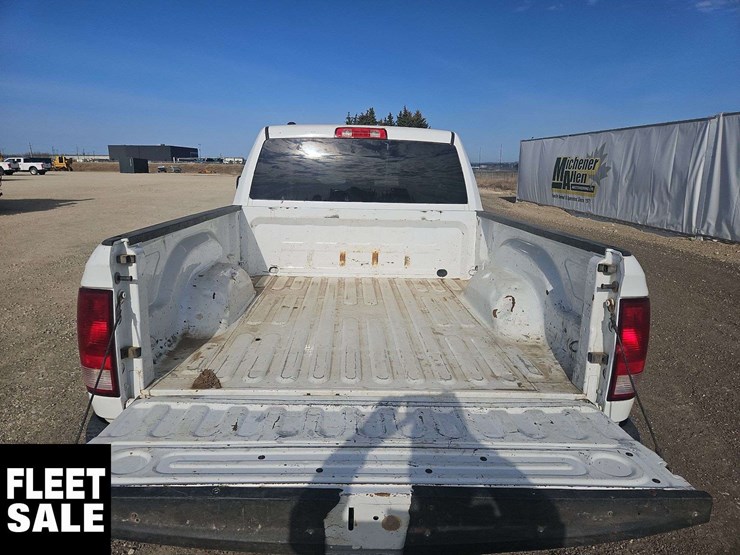 2015-dodge-1500-image-16