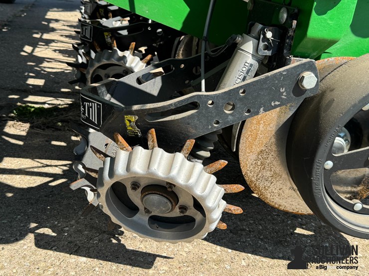 2013-john-deere-1770nt-ccs-image-14
