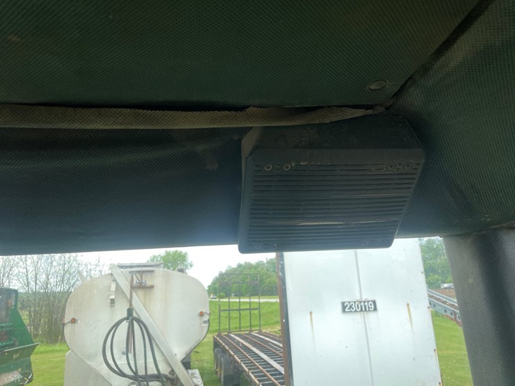 john-deere-8640-image-31