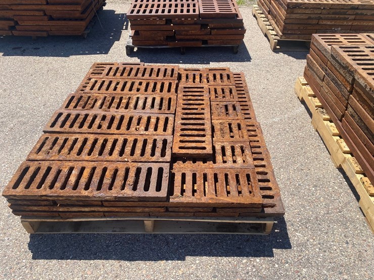 #8778-•-(5)-pallets-of-various-size-steel-drain-grates-image-3