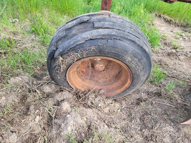 white-6-bottom-moldboard-plow-image-18