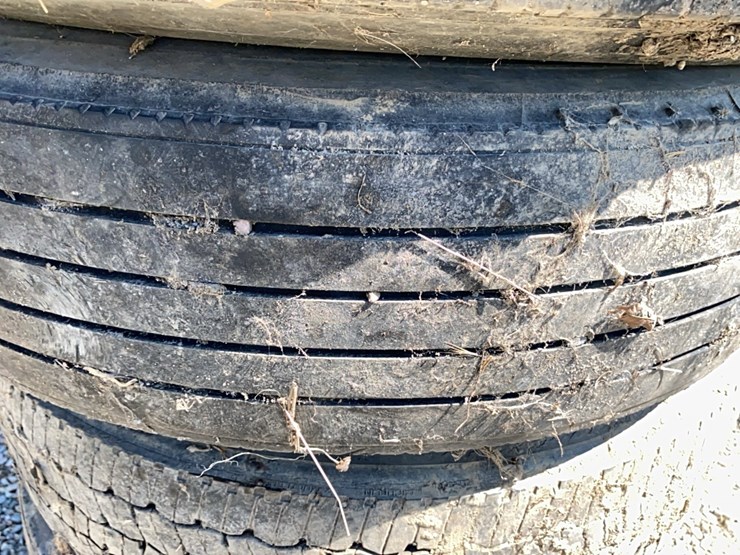 4---295/75r22.5-rims-and-tires-image-8