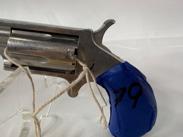 #79-•-naa-22mag-revolver-z14268-image-5