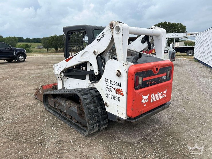 skid-steer-image-2