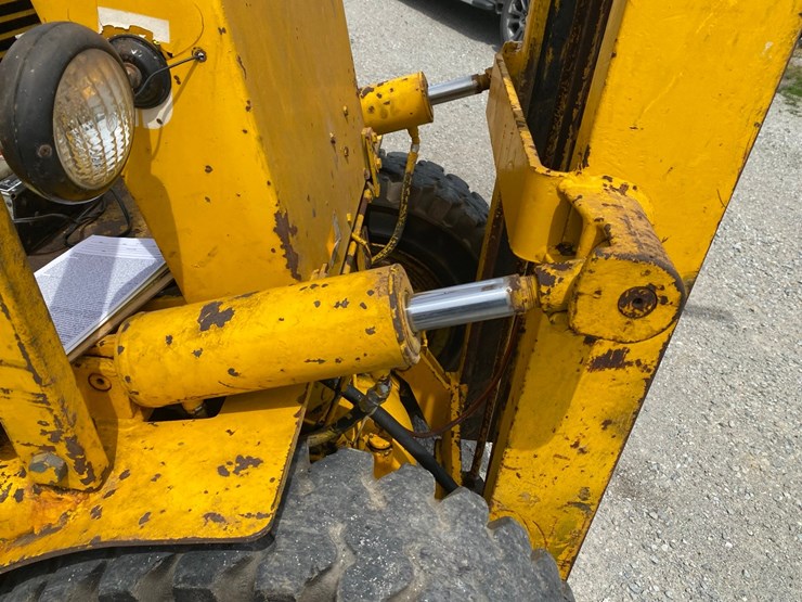 white-lp-gas-forklift.-image-40