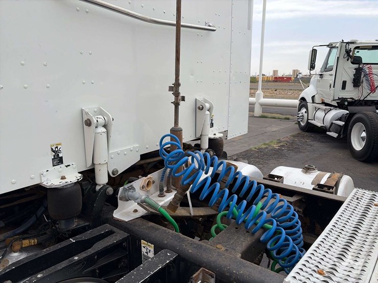 2013-peterbilt-367-image-24