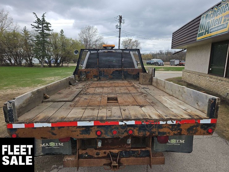 2017-ford-f550-image-15