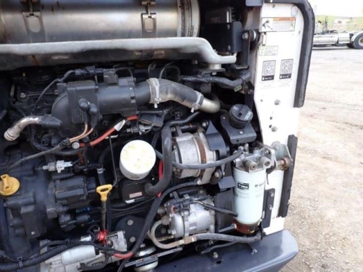 2021-bobcat-t870-image-42