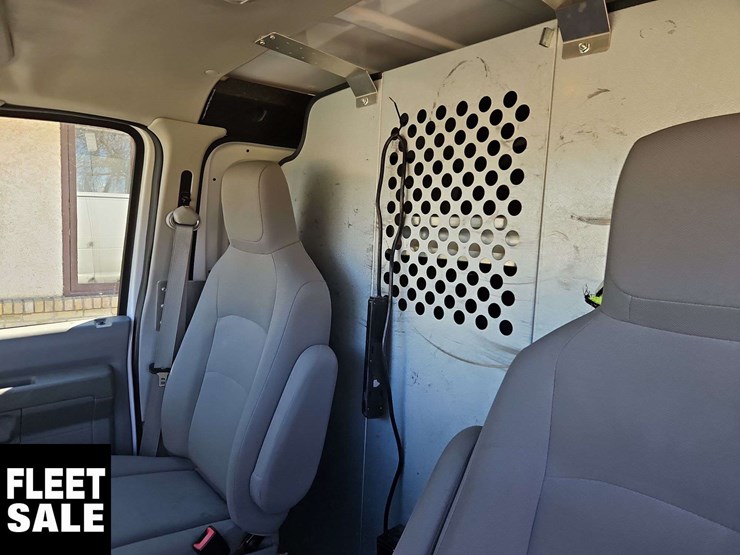 2014-ford-cargo-image-18