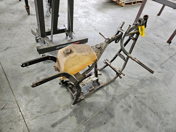 #6274-•-motorcycle-frame-and-gas-tank-image-4