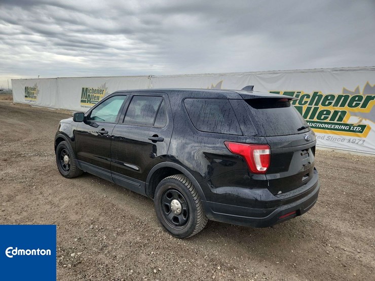 2018-ford-explorer-image-3